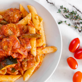 SPAGHETTI & MEAT'LESS BALLS