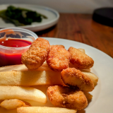 KIDS NUGGETS & CHIPS