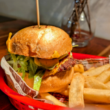 CLASSIC HAMBURGER