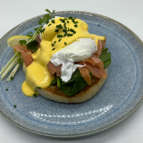 B11: Classic Eggs Benny T/A (only till 11.30)